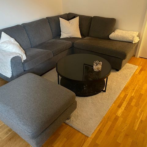 Hjørnesofa + puff