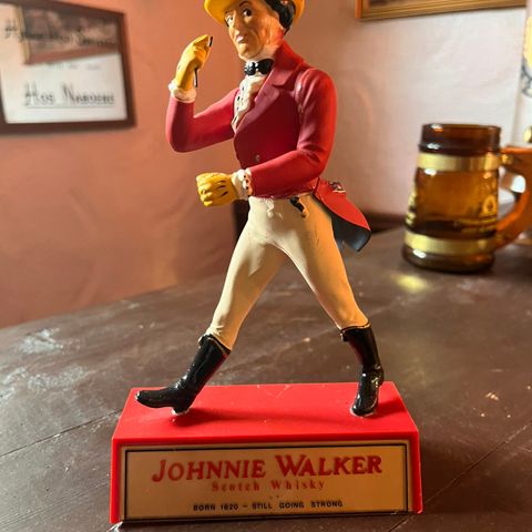 Johnnie walker whisky figur