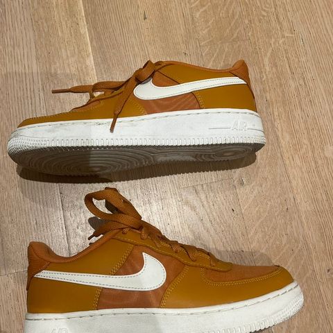 Nike Air Force 1 str 37 lite brukt