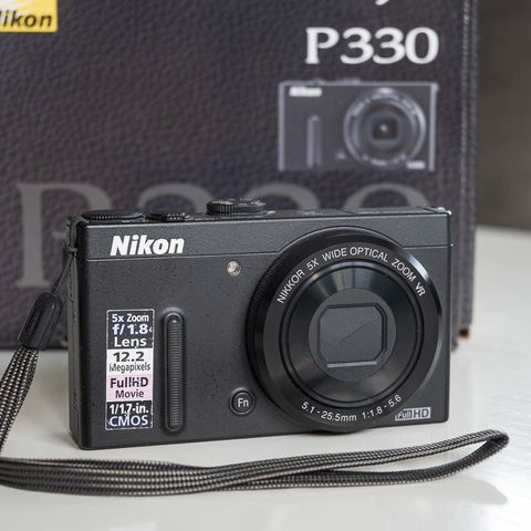 Nikon Coolpix P330