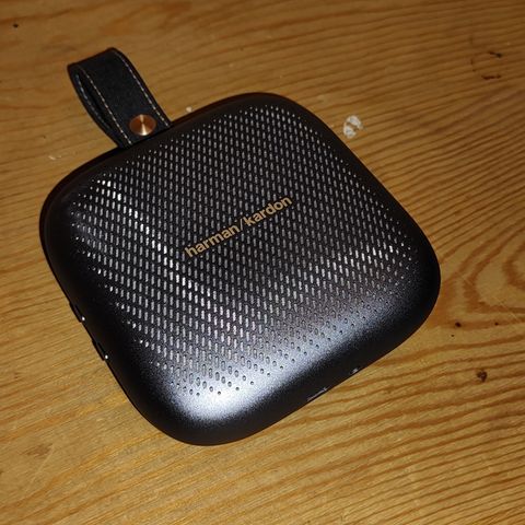 harman kardon Neo Bluetooth høyttaler.