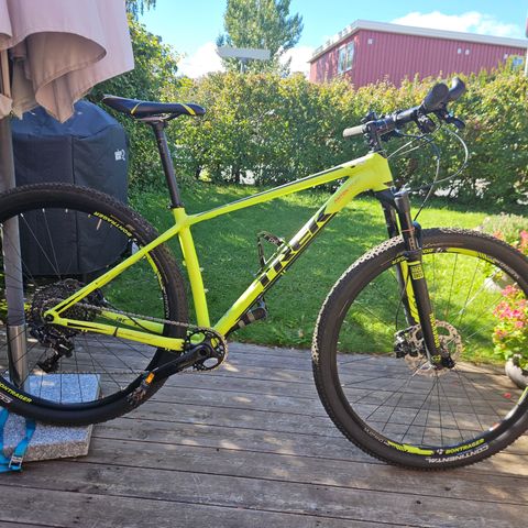 Trek Superfly 9