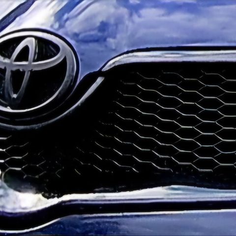 Motorsport grill toyota avensis T25 facelift.