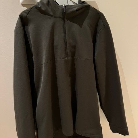 Holzweiler zip up