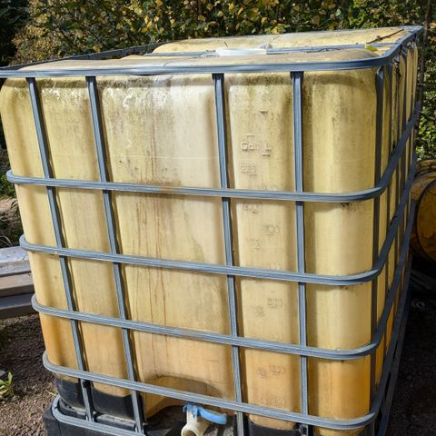 IBC-container (1000 liter) selges