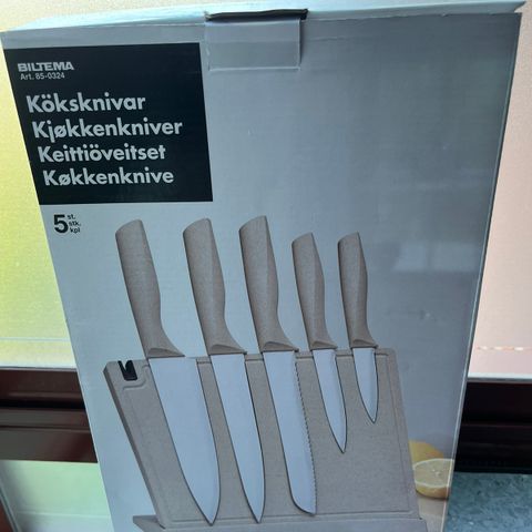 Kjøkkenkniver i eske (helt nytt)