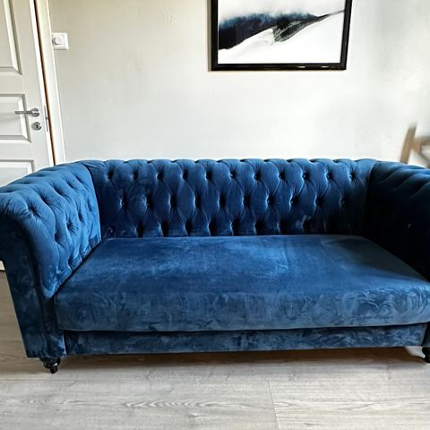 Strøken sofa - RESERVERT