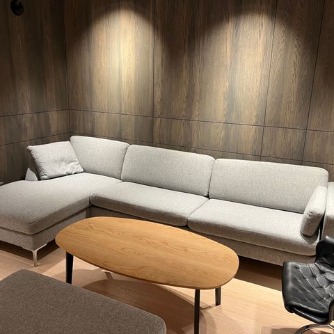 LK Hjelle Arena sofa + puff