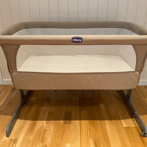 Chicco Next2Me Bedside Crib