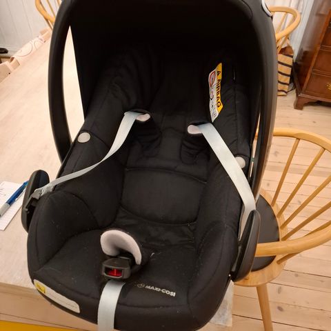 Pebble Pro i-size Babystol Essential Black