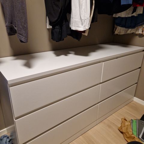 Malm kommode 6 skuffer (RESERVERT)