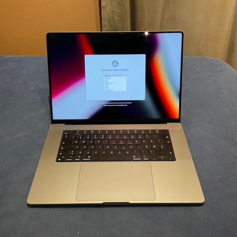 Rimelig MacBook Pro Max 16" 32 GB 1 TB, som ny