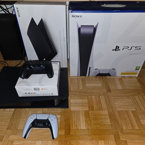 Playstation PS5 med ekstra kontroller