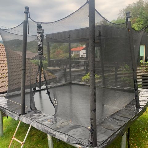 Trampolin for free