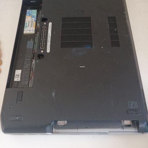 RESERVERT dell latitude e6430 med mangler og ødelagte deler