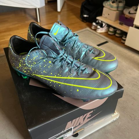 Nike mercurial vapor 10/X