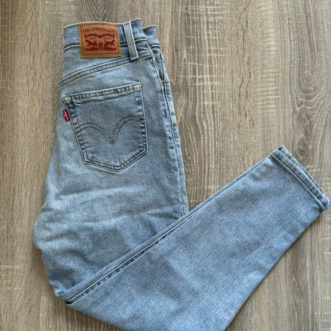 Levis jeans