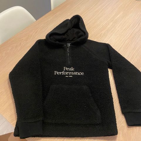 Pent brukt Peak Performance Fleece genser i str 150.