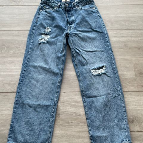 Pent og lite brukt 90S STRAIGHT HIGH JEANS str 36.