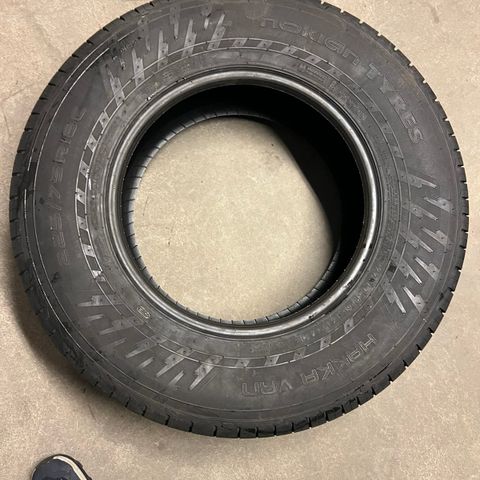 Nokian Hakka Van 225/75-16C