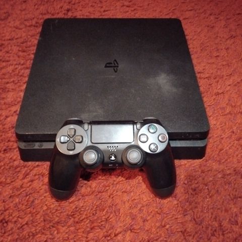 PlayStation 4 slim