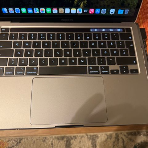 MacBook Pro M1 13.3-inch (2021) med 256 GB Lagring og 8GB RAM