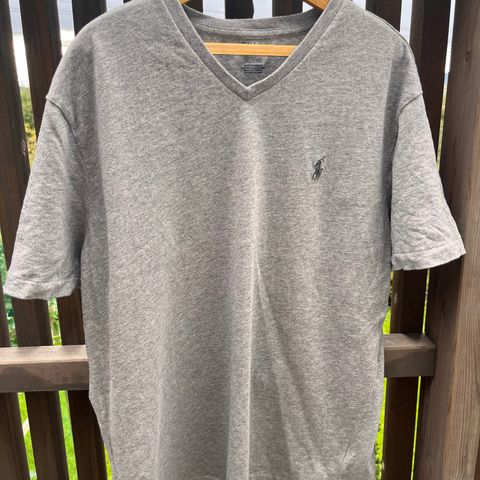 Pent brukt Polo Ralph Lauren t-shirt str M selges