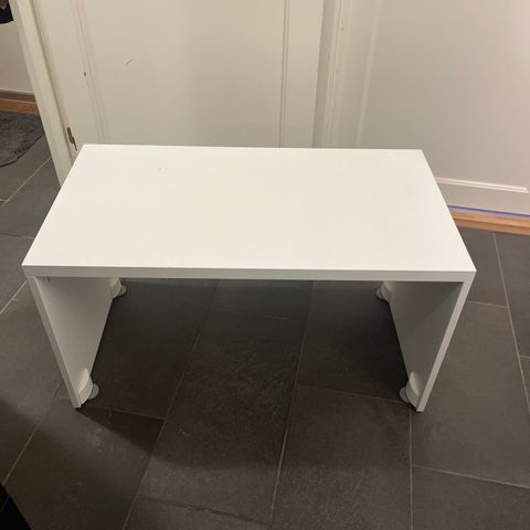 Ikea skrivebord til barn gis bort