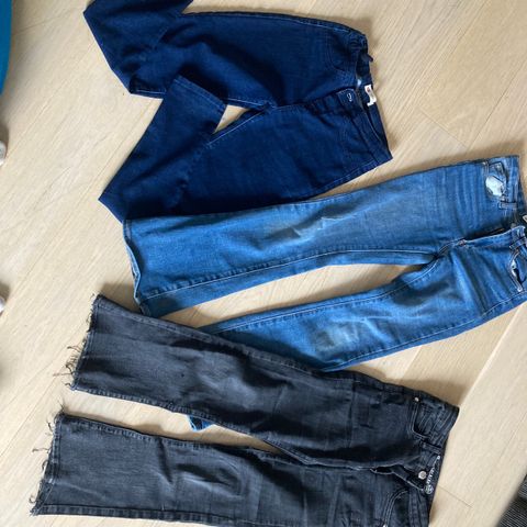 Tre bukser / to levis og en lab jeans 146/152