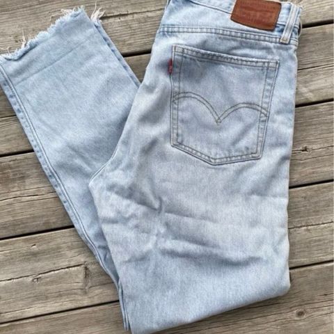 Levis