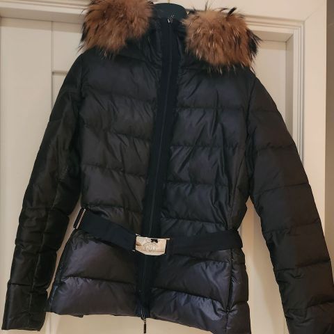 Moncler jakke str 4