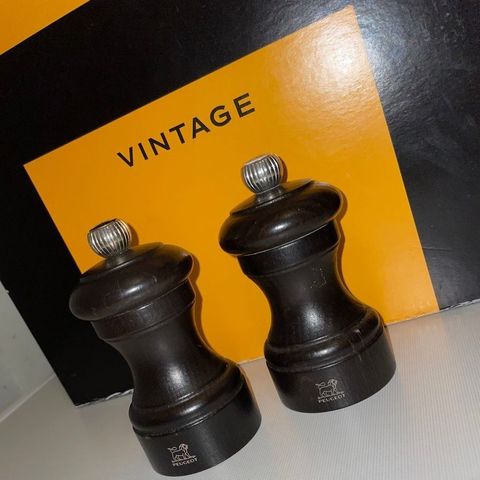 PEUGEOT salt og pepper [ høyde ca 10 cm ] sett samlet kr. 295