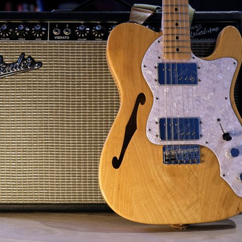 *RESERVERT* Fender Telecaster Thinline 72 Reissue - Crafted in japan