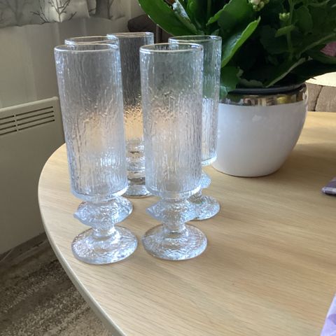 Littala Champis glass Senator 17 cm og nesten 5 cm i diam.Har bud på 1000kr