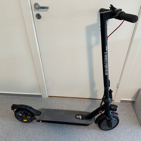 Elsparkesykkel E-wheels v2 lr.