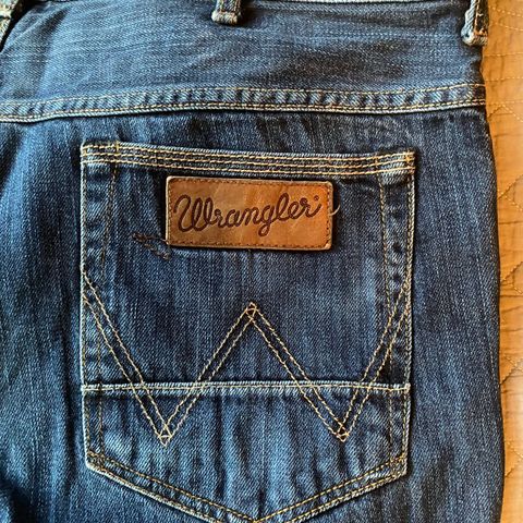 Wrangler olabukse mod. Ben str w36 l32 lite brukt