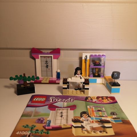 Lego Friends Emma's Karate Class 41002