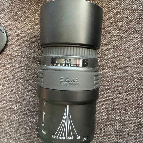 Sigma UC Zoom 70 – 210 mm