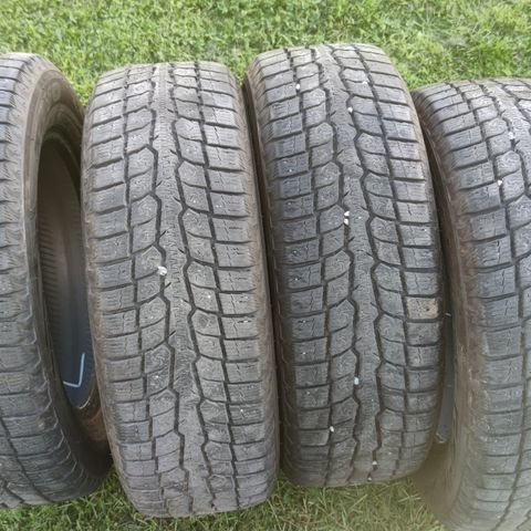 205/65R16 Toyo vinterdekk