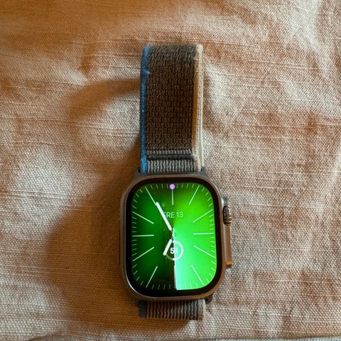 Apple Watch Ultra med titan lenke