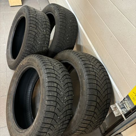 Pirelli ice zero vinterdekk R17 225/50