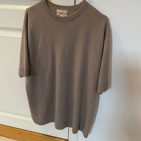 Cashmere genser med kort arm fra H&M