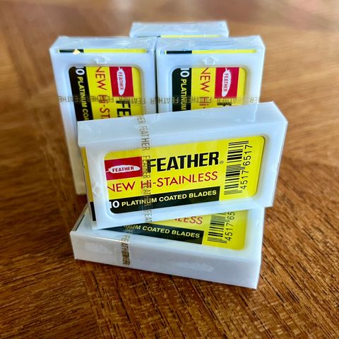 Feather New Hi-Stainless razor blades