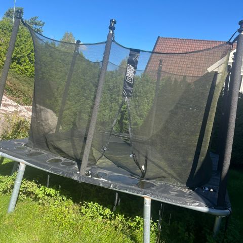 Brukt trampoline