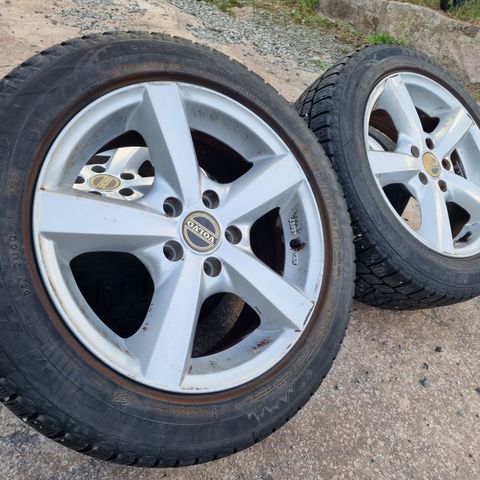 16" 5x108 Volvo Piggfrie komplette vinterhjul 205/55-16 "