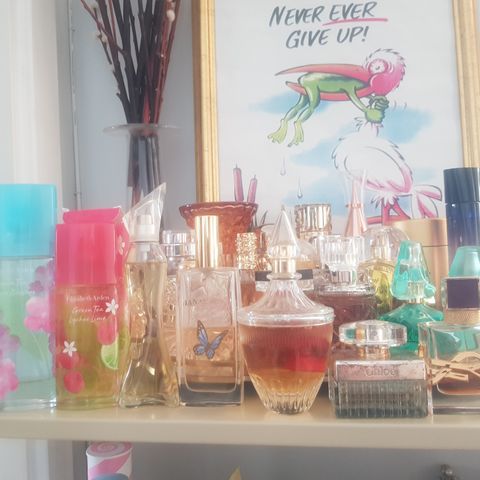 Parfyme pakke selges billig! Juicy couture Ysl libre, chloe Elisabeth Arden