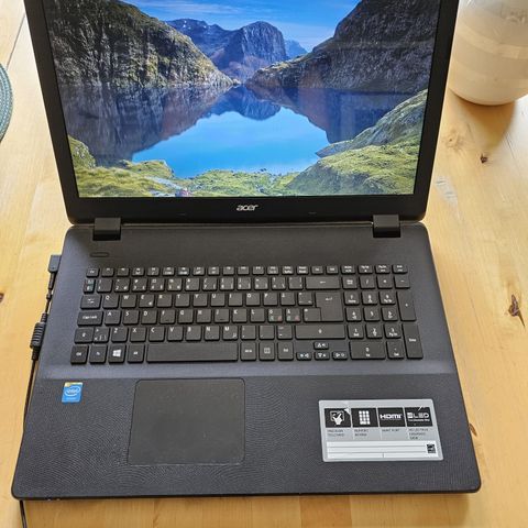 Acer es1 711 series laptop