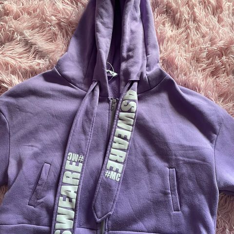 Cropped hoodie/ hettegenser