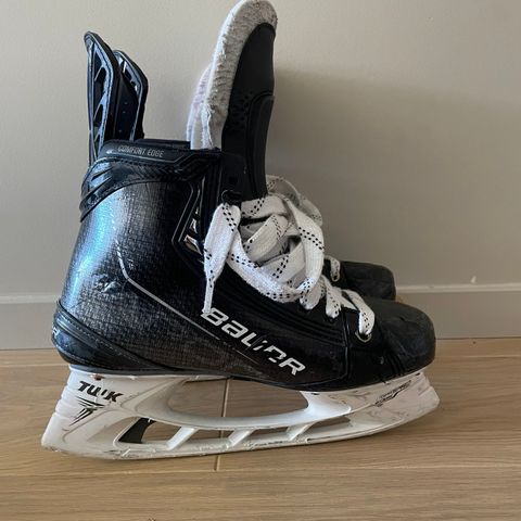 BAUER VAPOR HYPERLITE HOCKEY SKØYTER, SVART