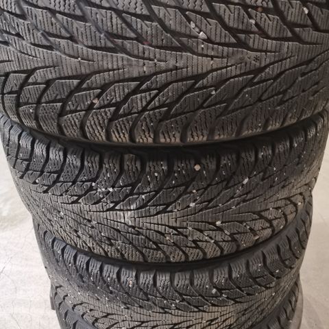 Vinter dekk Nokia 215/55R17